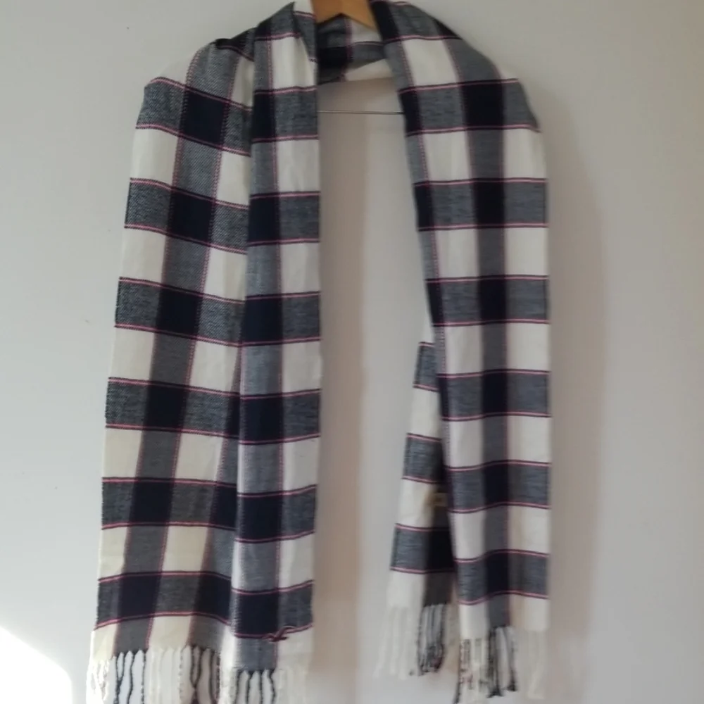 Holister Women's blue/white pink Checkered Scarf